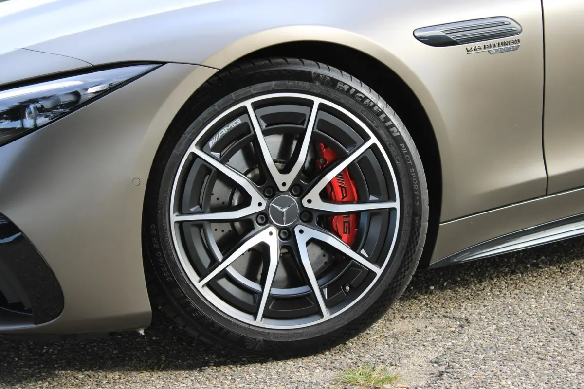 Roadster AMG 63 4MATIC+ Monzagrijs Magno | 4-Wielsturing | Burmester | Digital Light | Airscarf | Rode Kap | Memory | Keyless | Night | Distronic | BTW