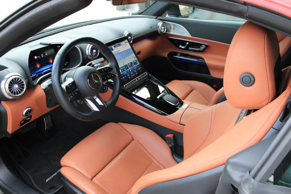 Roadster AMG 63 4MATIC+ Monzagrijs Magno | 4-Wielsturing | Burmester | Digital Light | Airscarf | Rode Kap | Memory | Keyless | Night | Distronic | BTW