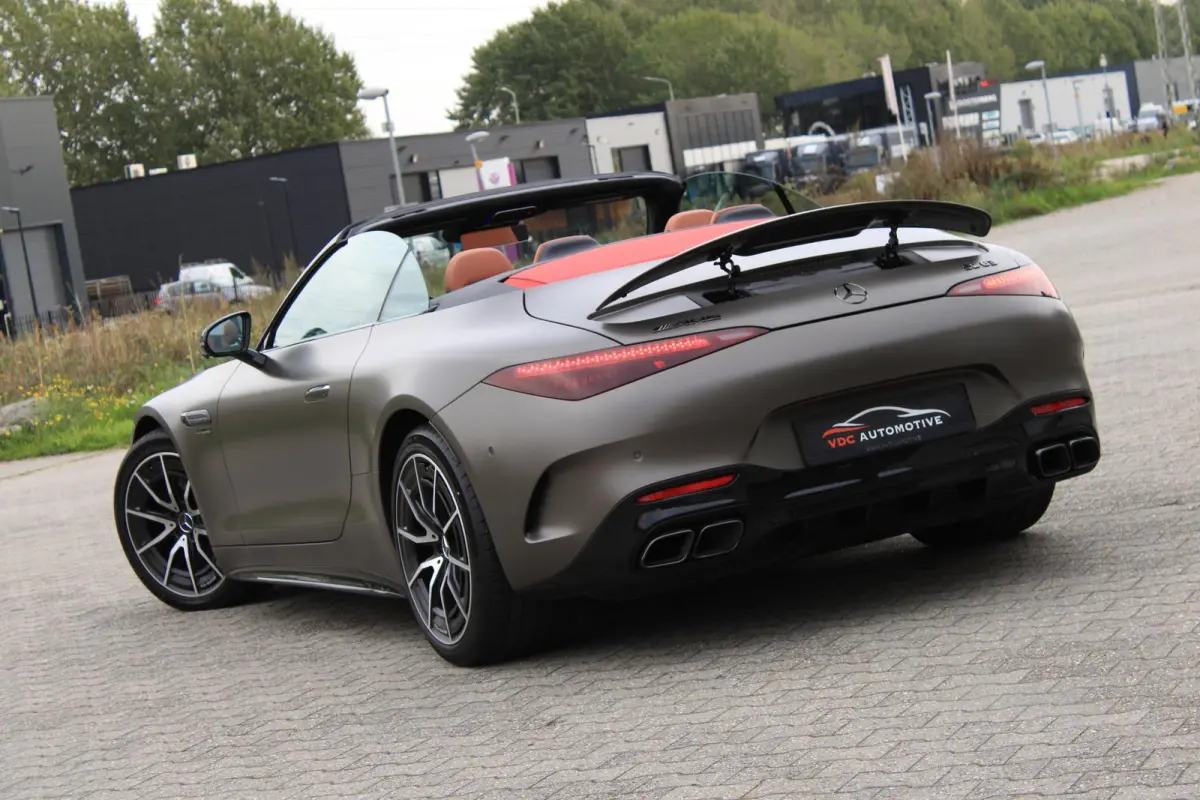 Roadster AMG 63 4MATIC+ Monzagrijs Magno | 4-Wielsturing | Burmester | Digital Light | Airscarf | Rode Kap | Memory | Keyless | Night | Distronic | BTW