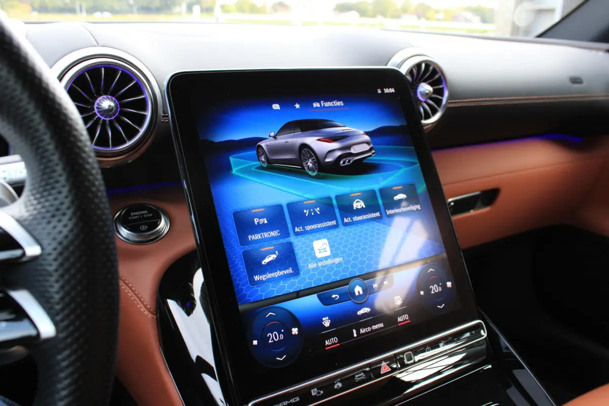 Roadster AMG 63 4MATIC+ Monzagrijs Magno | 4-Wielsturing | Burmester | Digital Light | Airscarf | Rode Kap | Memory | Keyless | Night | Distronic | BTW