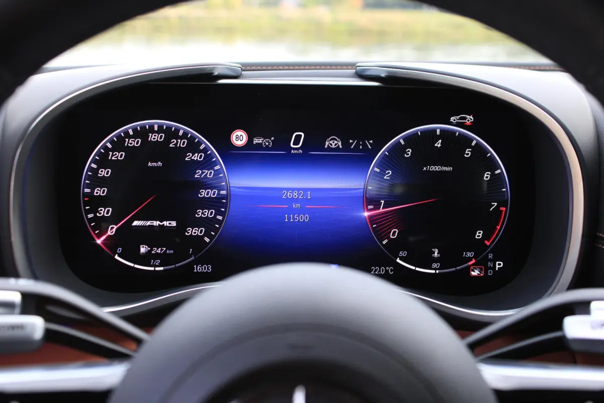 Roadster AMG 63 4MATIC+ Monzagrijs Magno | 4-Wielsturing | Burmester | Digital Light | Airscarf | Rode Kap | Memory | Keyless | Night | Distronic | BTW