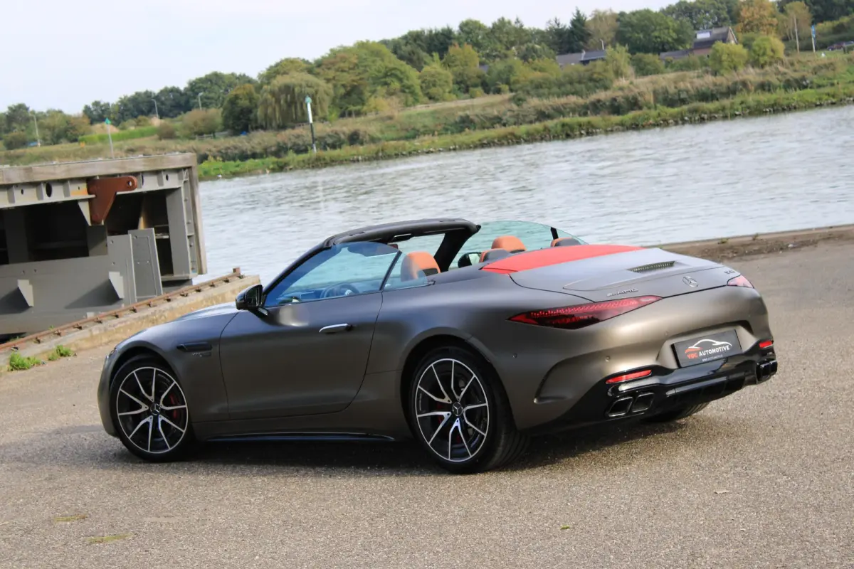 Roadster AMG 63 4MATIC+ Monzagrijs Magno | 4-Wielsturing | Burmester | Digital Light | Airscarf | Rode Kap | Memory | Keyless | Night | Distronic | BTW