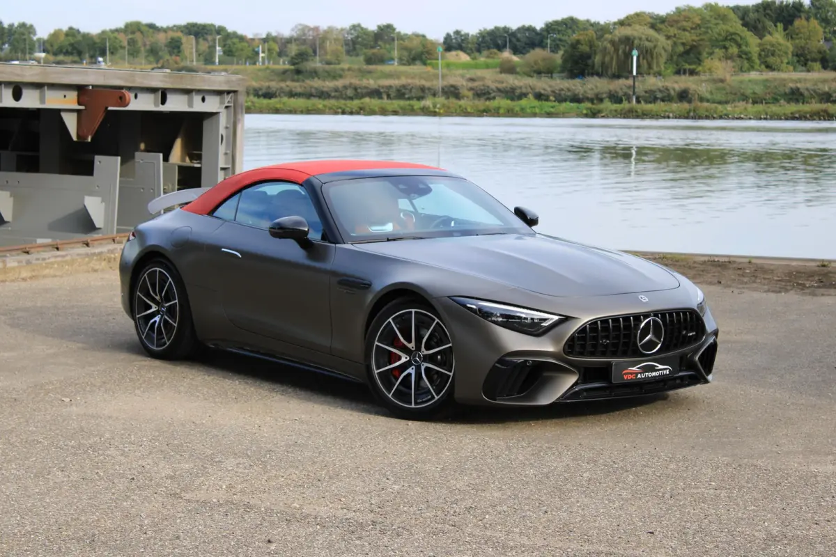 Roadster AMG 63 4MATIC+ Monzagrijs Magno | 4-Wielsturing | Burmester | Digital Light | Airscarf | Rode Kap | Memory | Keyless | Night | Distronic | BTW