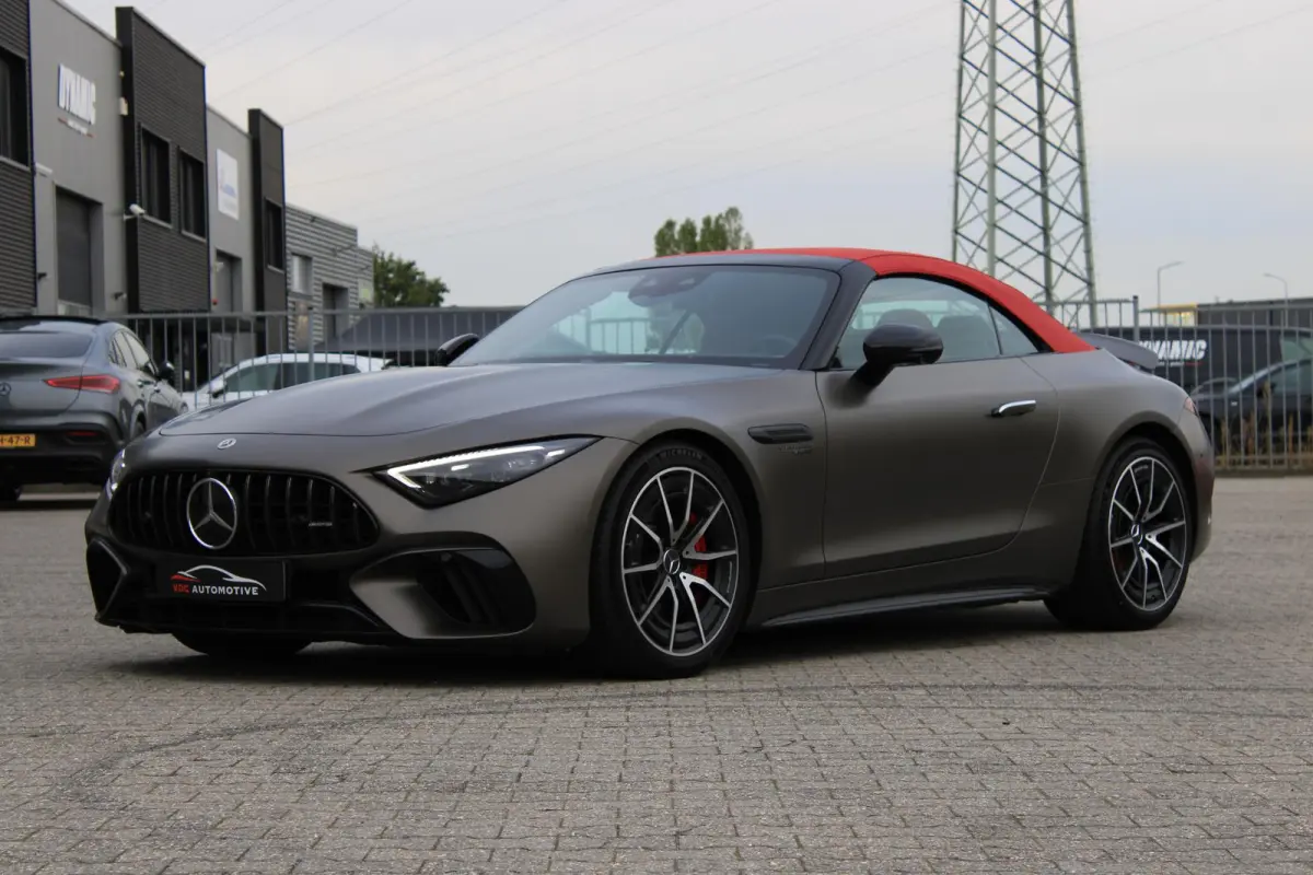 Roadster AMG 63 4MATIC+ Monzagrijs Magno | 4-Wielsturing | Burmester | Digital Light | Airscarf | Rode Kap | Memory | Keyless | Night | Distronic | BTW