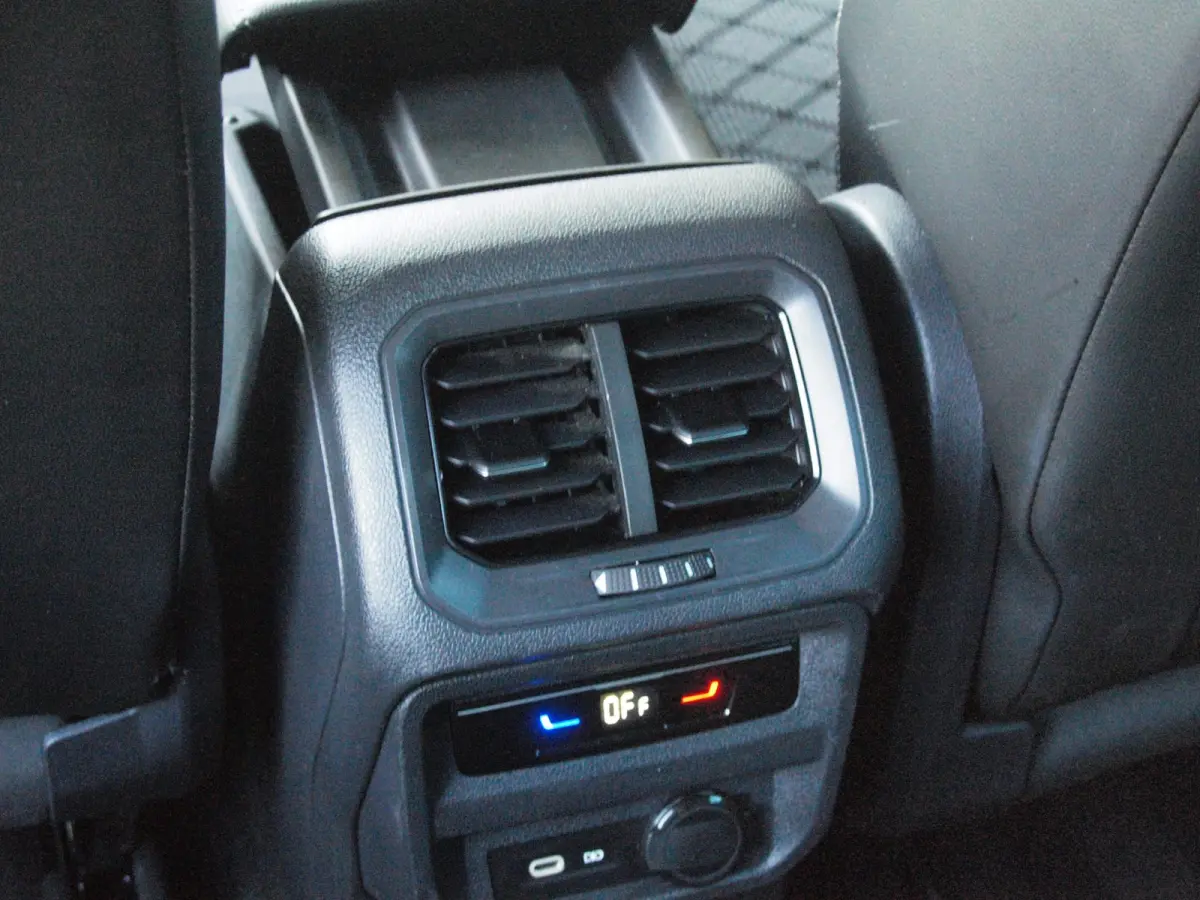 1.4 TSI eHybrid R-Line Business+ | Trekhaak | Apple Carplay | Sfeerverlichting | ACC | Virtual Cockpit | NL-Auto |