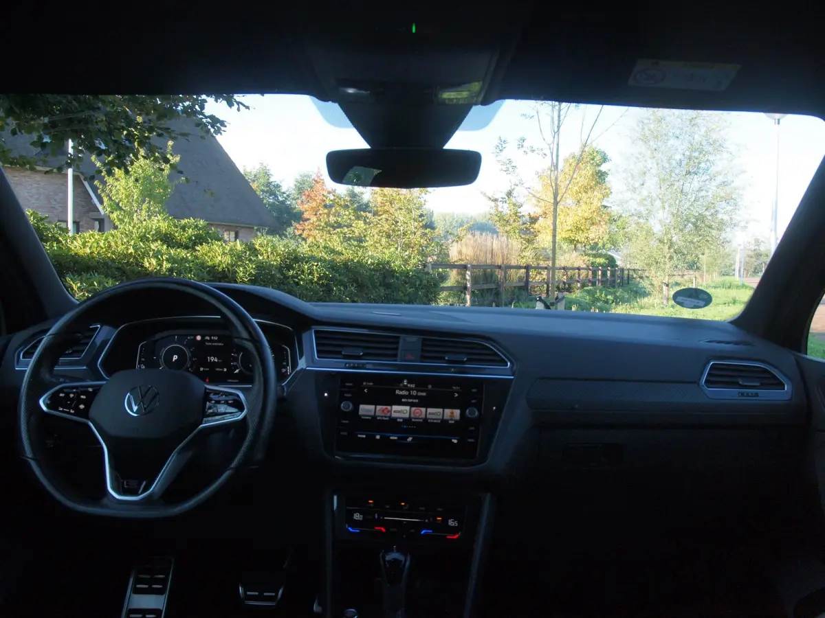 1.4 TSI eHybrid R-Line Business+ | Trekhaak | Apple Carplay | Sfeerverlichting | ACC | Virtual Cockpit | NL-Auto |
