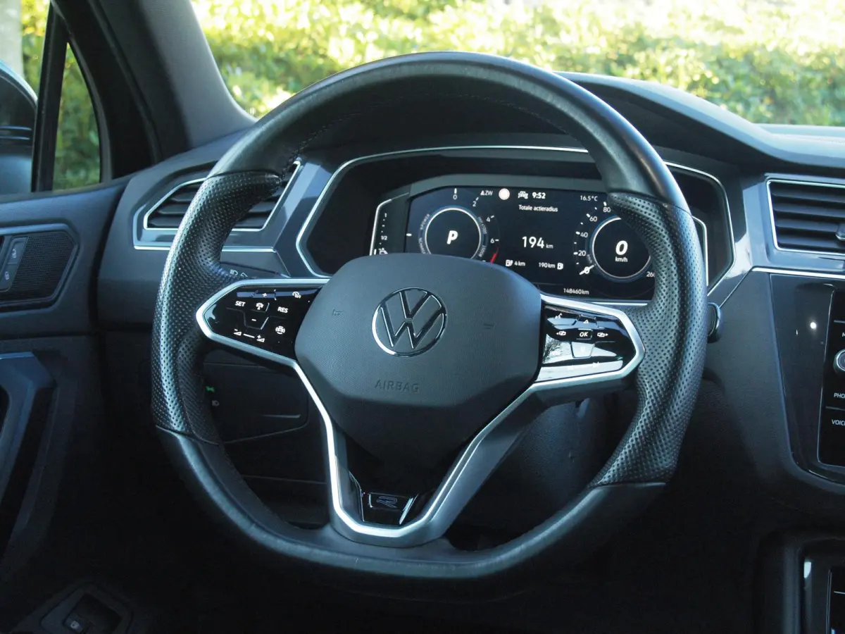 1.4 TSI eHybrid R-Line Business+ | Trekhaak | Apple Carplay | Sfeerverlichting | ACC | Virtual Cockpit | NL-Auto |