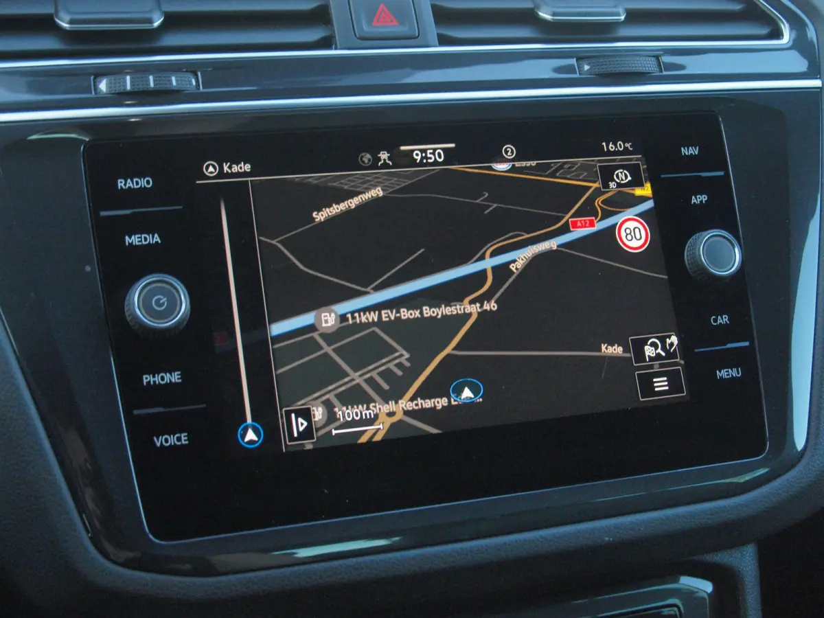1.4 TSI eHybrid R-Line Business+ | Trekhaak | Apple Carplay | Sfeerverlichting | ACC | Virtual Cockpit | NL-Auto |