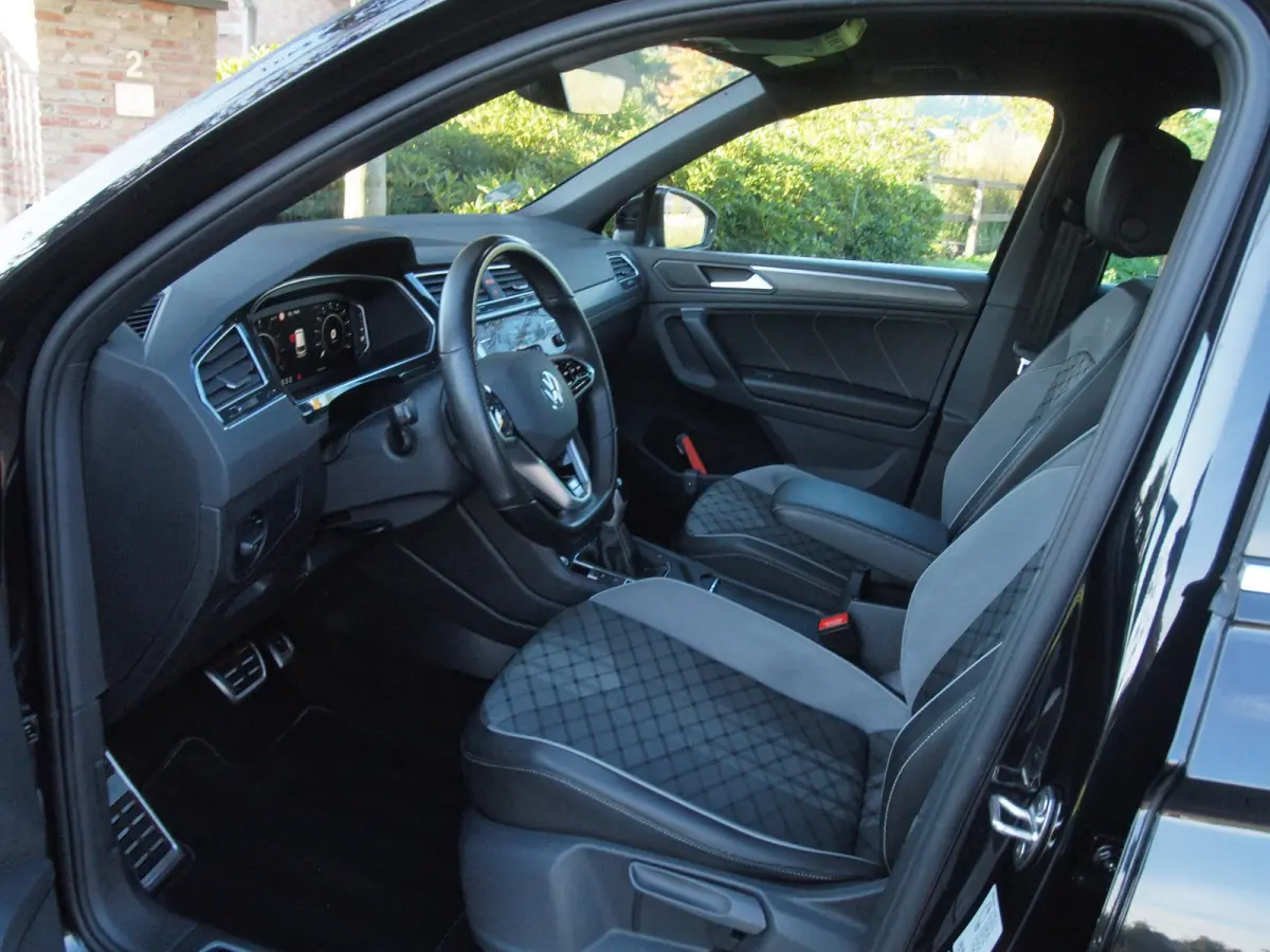 1.4 TSI eHybrid R-Line Business+ | Trekhaak | Apple Carplay | Sfeerverlichting | ACC | Virtual Cockpit | NL-Auto |