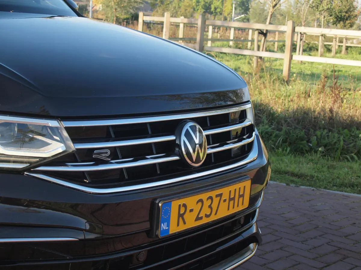 1.4 TSI eHybrid R-Line Business+ | Trekhaak | Apple Carplay | Sfeerverlichting | ACC | Virtual Cockpit | NL-Auto |