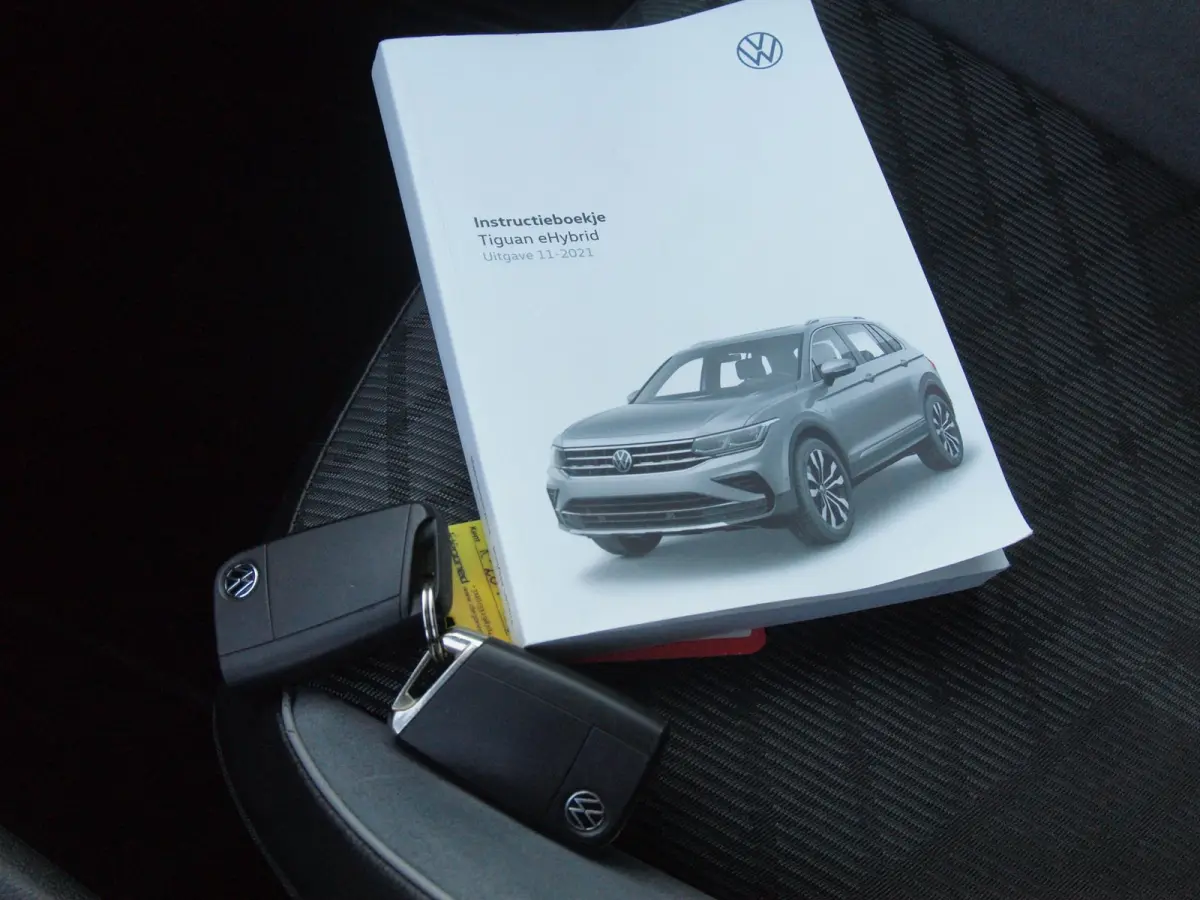 1.4 TSI eHybrid R-Line Business+ | Trekhaak | Apple Carplay | Sfeerverlichting | ACC | Virtual Cockpit | NL-Auto |