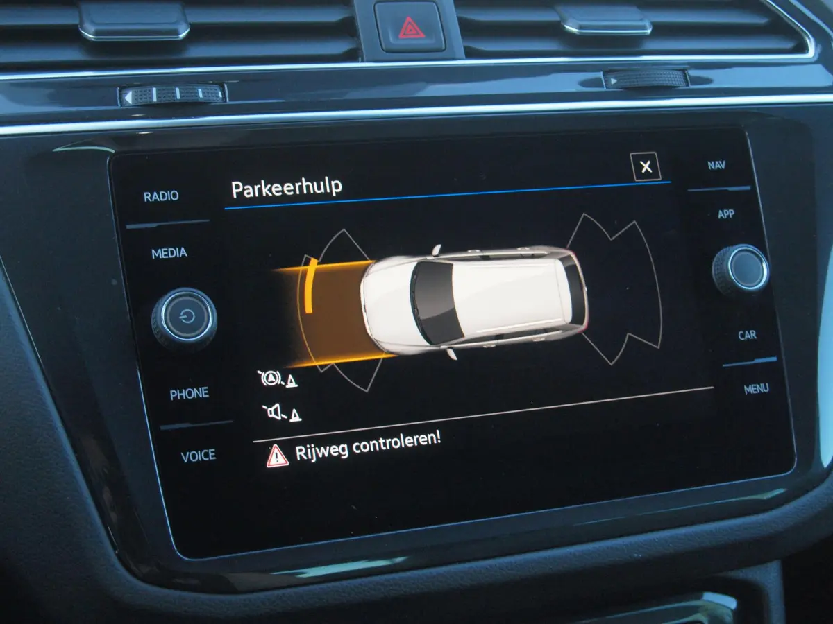 1.4 TSI eHybrid R-Line Business+ | Trekhaak | Apple Carplay | Sfeerverlichting | ACC | Virtual Cockpit | NL-Auto |