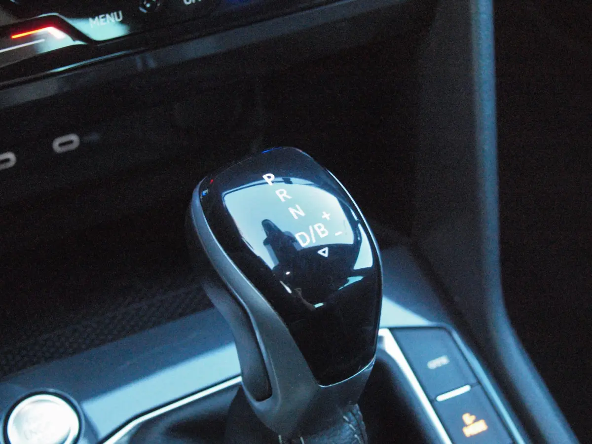 1.4 TSI eHybrid R-Line Business+ | Trekhaak | Apple Carplay | Sfeerverlichting | ACC | Virtual Cockpit | NL-Auto |