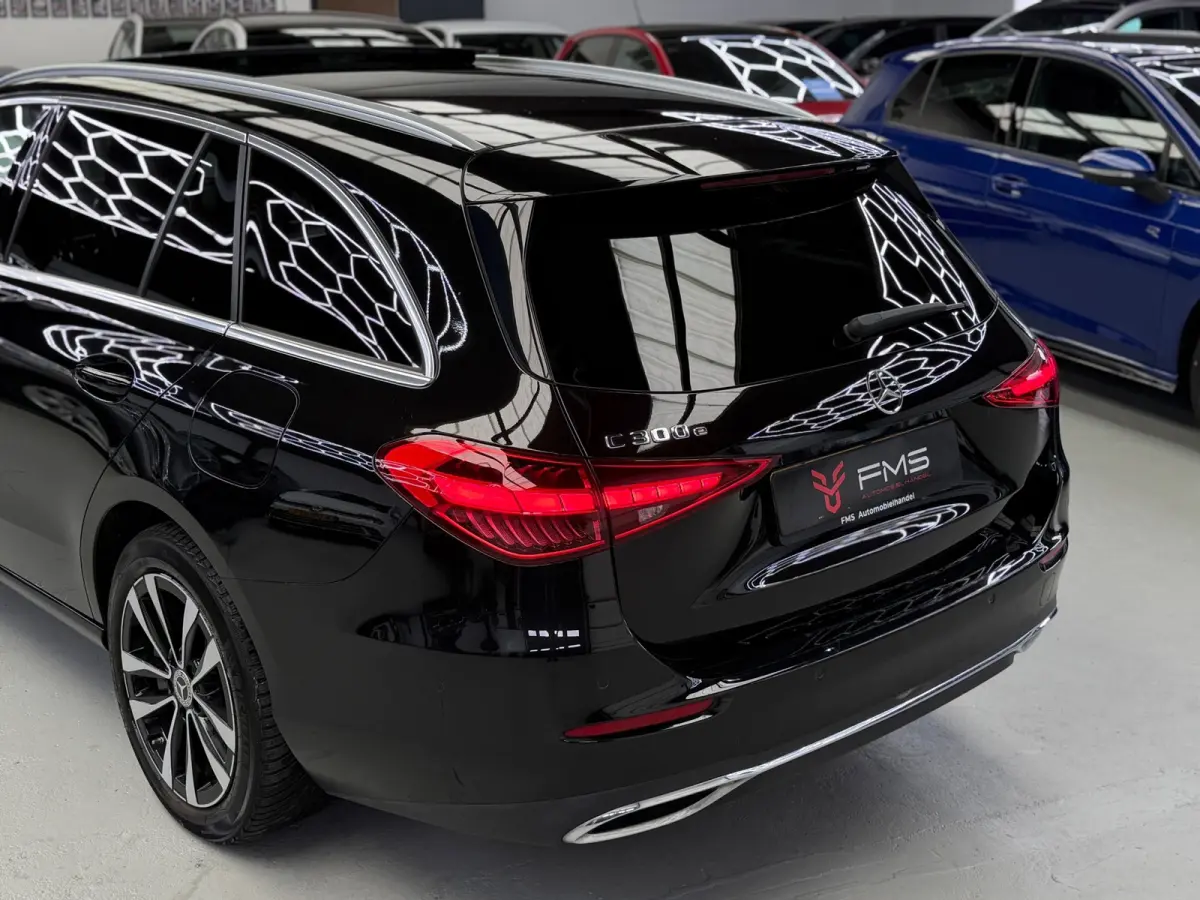 300 e Luxury Line Camera CarPlay BTW