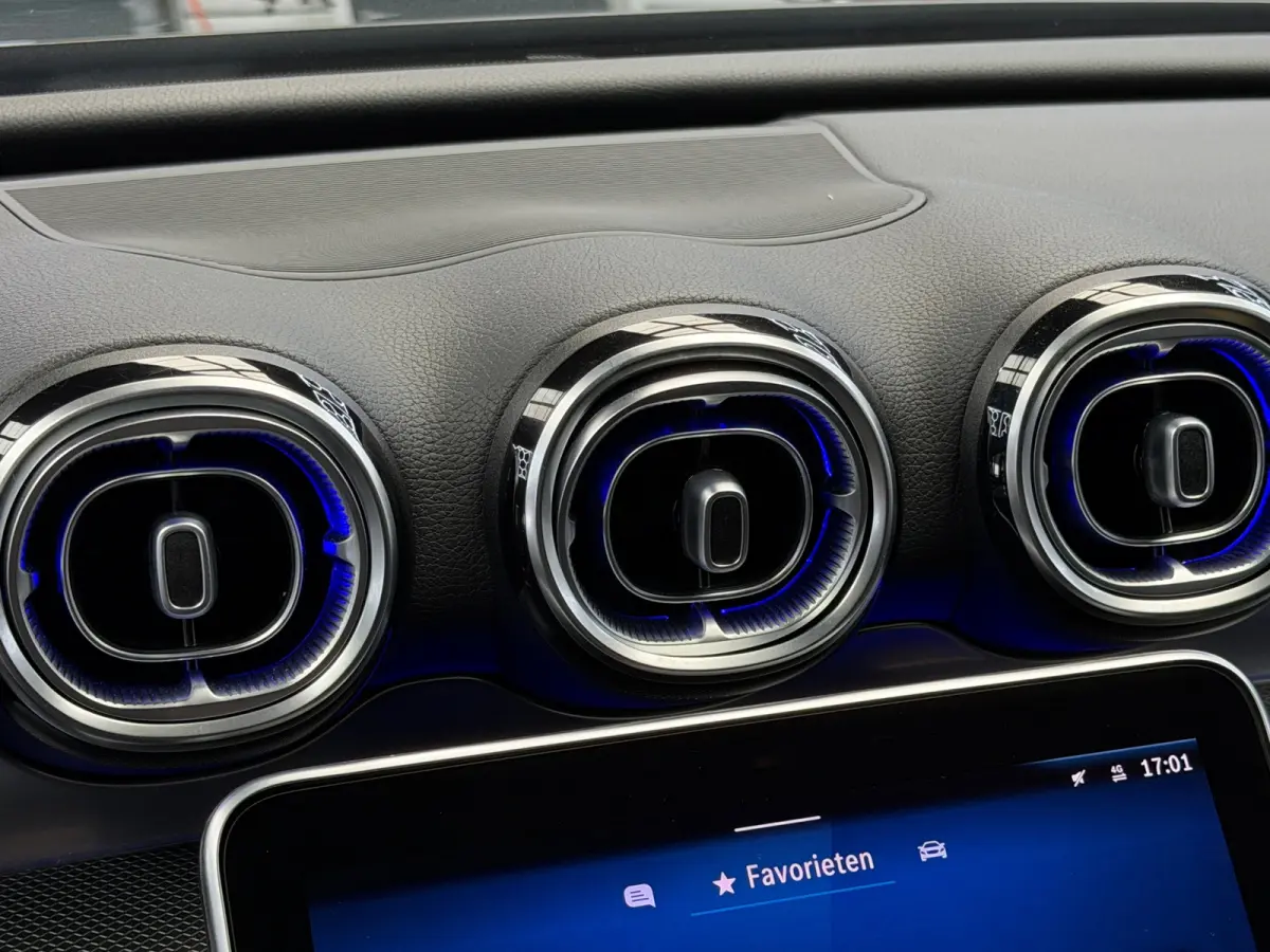 300 e Luxury Line Camera CarPlay BTW