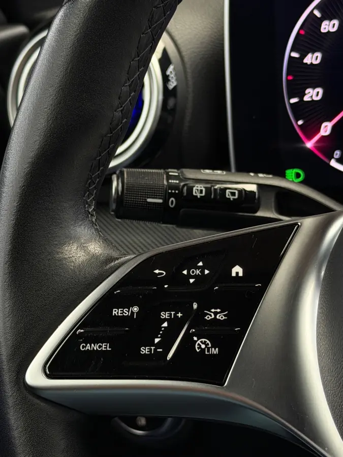 300 e Luxury Line Camera CarPlay BTW