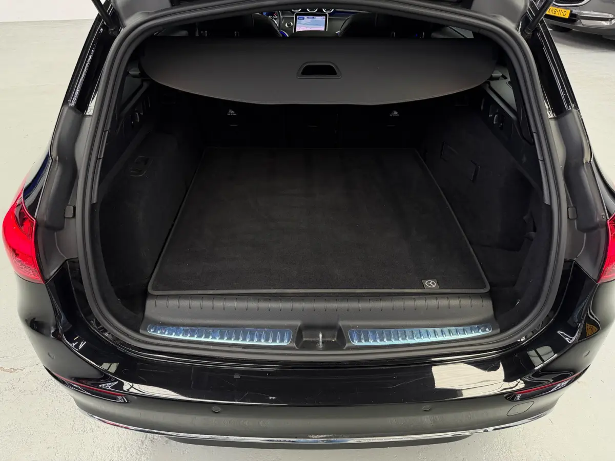 300 e Luxury Line Camera CarPlay BTW