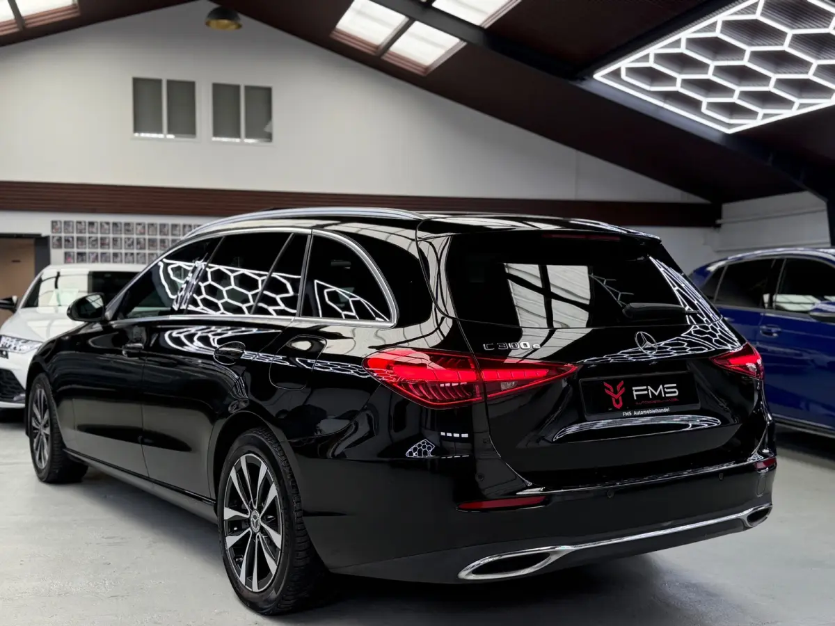 300 e Luxury Line Camera CarPlay BTW