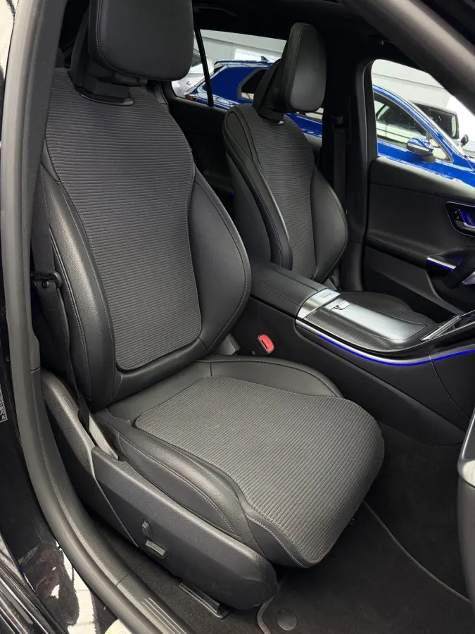 300 e Luxury Line Camera CarPlay BTW