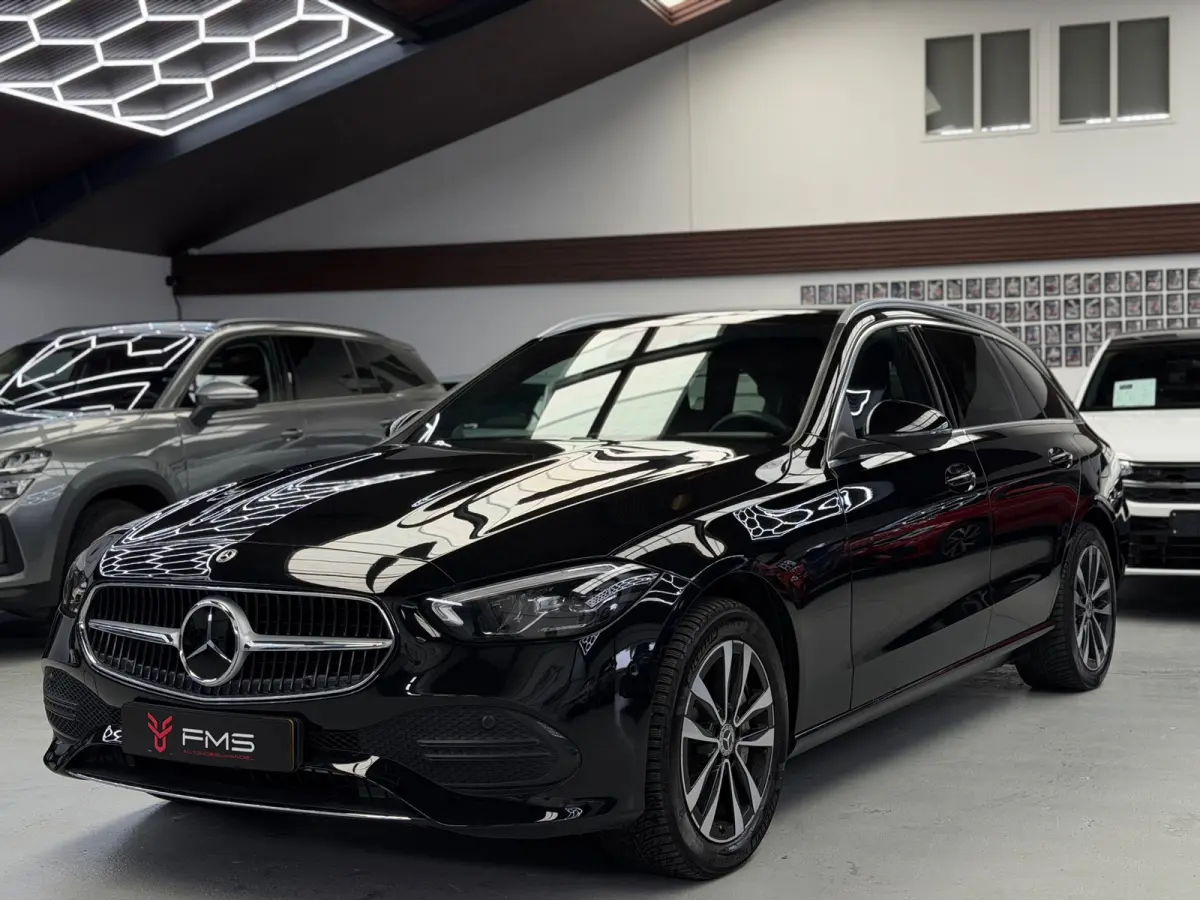 300 e Luxury Line Camera CarPlay BTW
