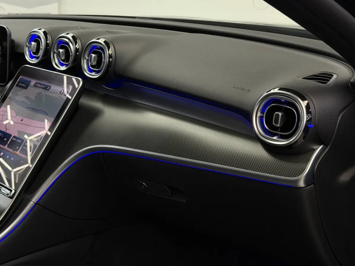 300 e Luxury Line Camera CarPlay BTW