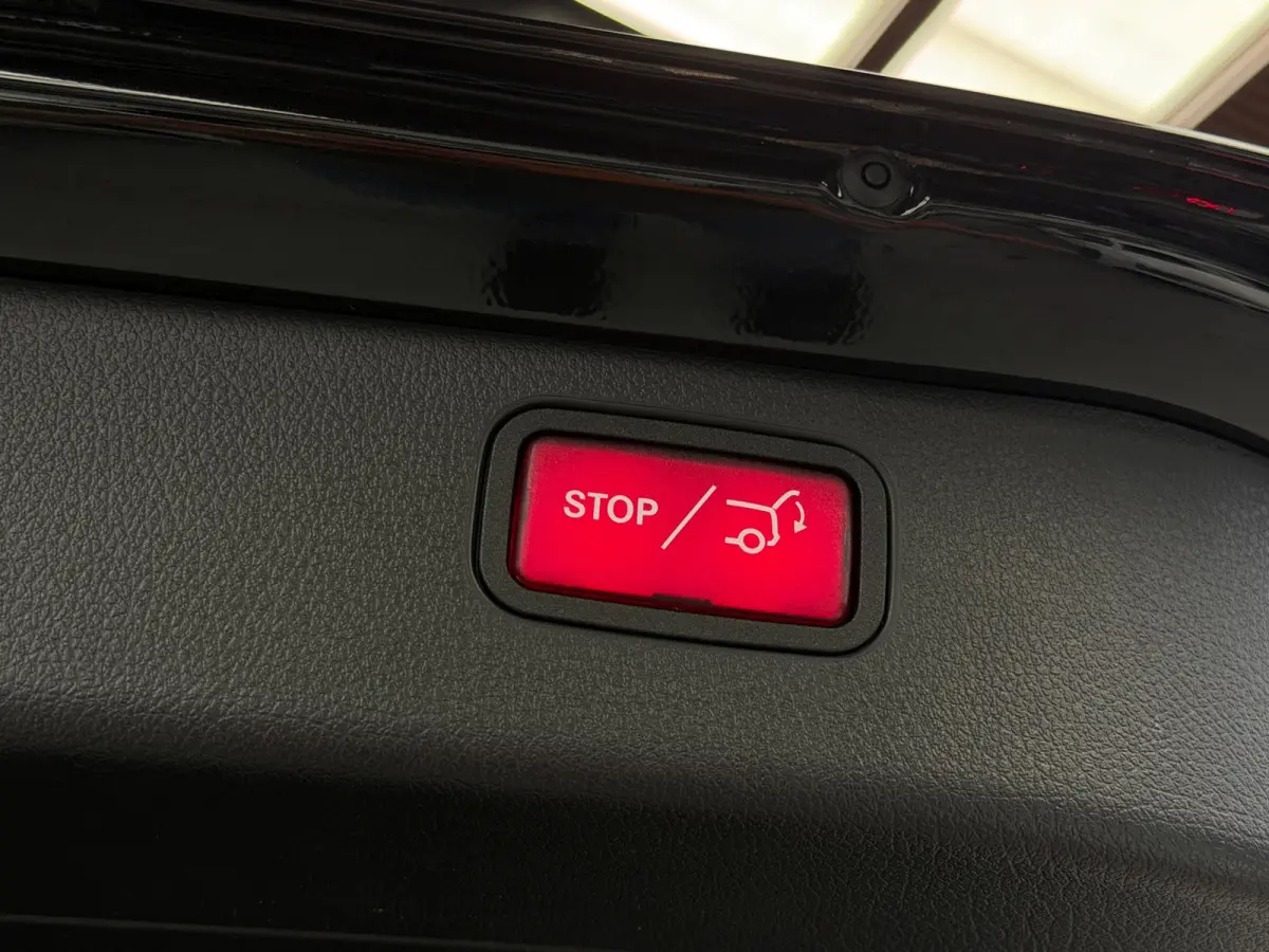 300 e Luxury Line Camera CarPlay BTW