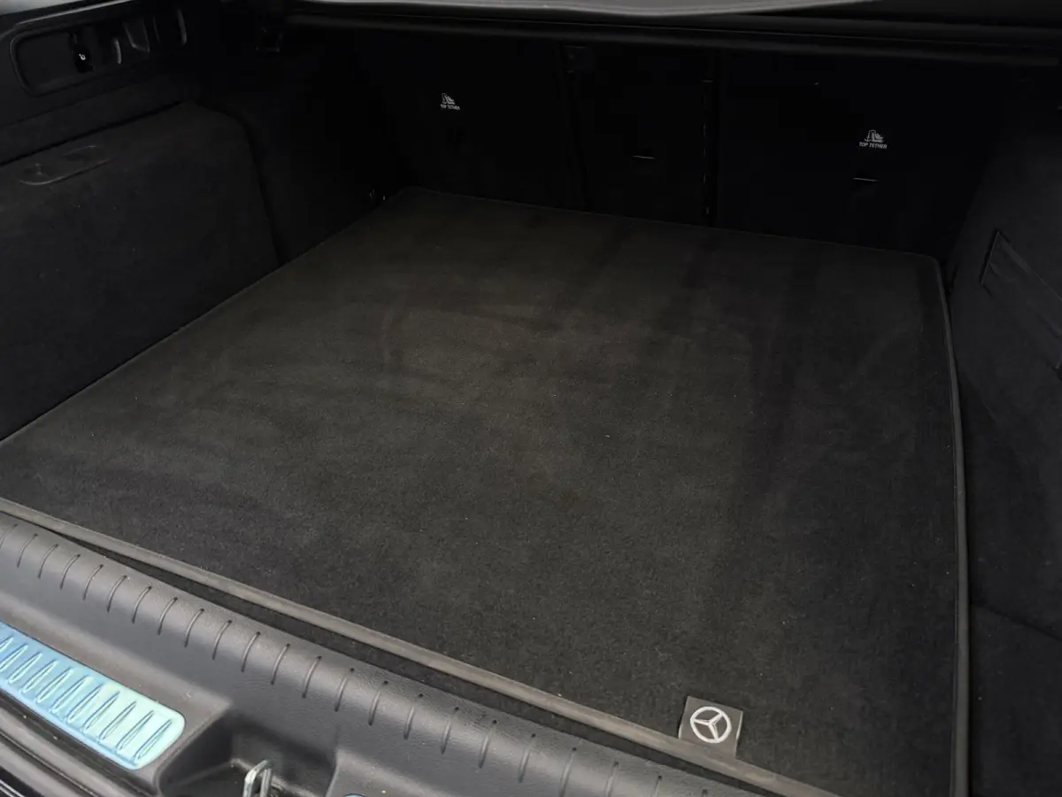 300 e Luxury Line Camera CarPlay BTW