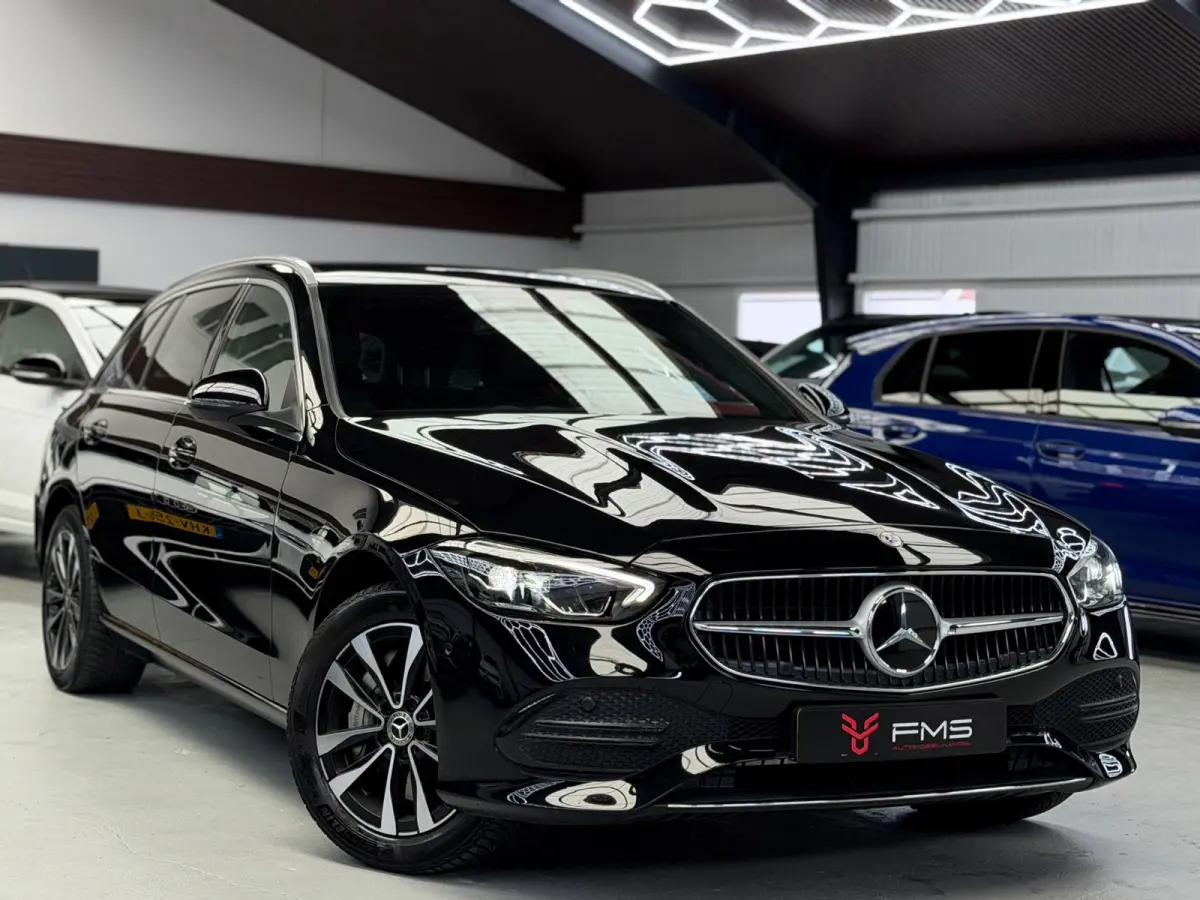 300 e Luxury Line Camera CarPlay BTW