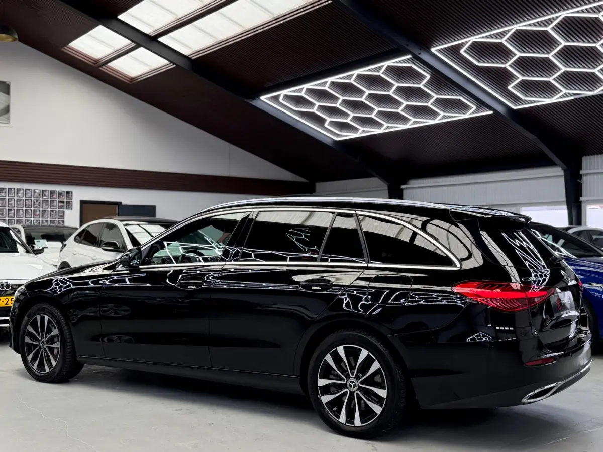 300 e Luxury Line Camera CarPlay BTW