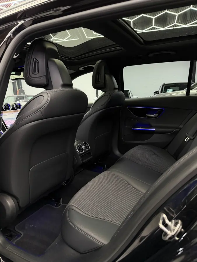 300 e Luxury Line Camera CarPlay BTW