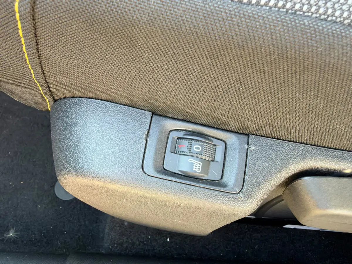 1.2 PureTech Feel, Facelift, Navi, Dealer auto, Stoel verwarming, 1ste eigenaar, INC BTW