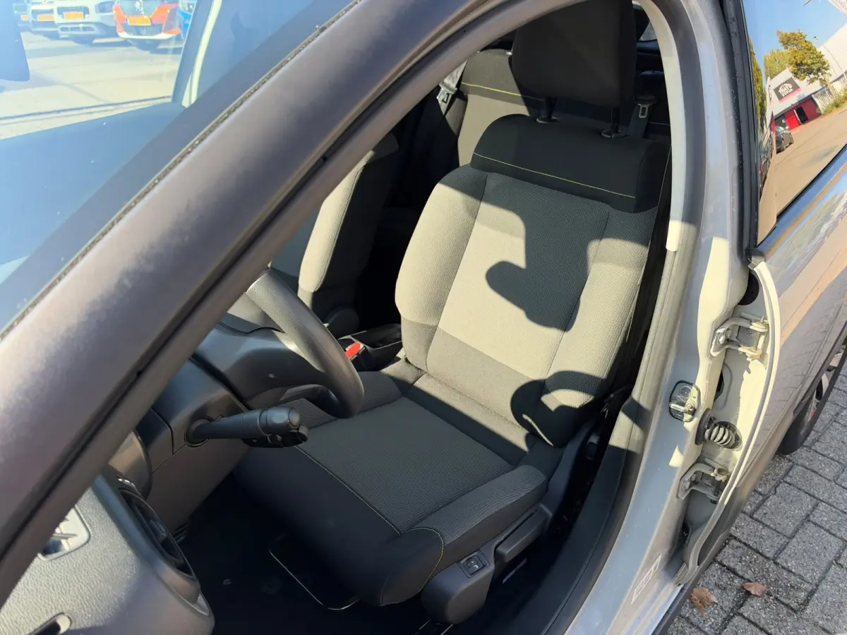 1.2 PureTech Feel, Facelift, Navi, Dealer auto, Stoel verwarming, 1ste eigenaar, INC BTW