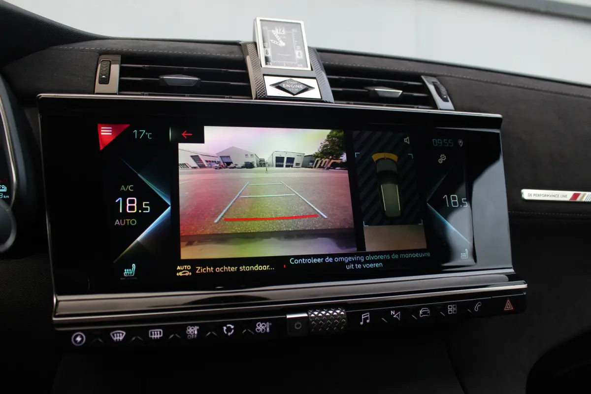 E-Tense 4x4 Performance Line | Pano | Leder / Alcantara | Memory | Camera | Focal Audio | CarPlay | Climate & Cruise C. | Pano | Leder / Alcantara | Memory | Camera | Focal Audio | CarPlay |
