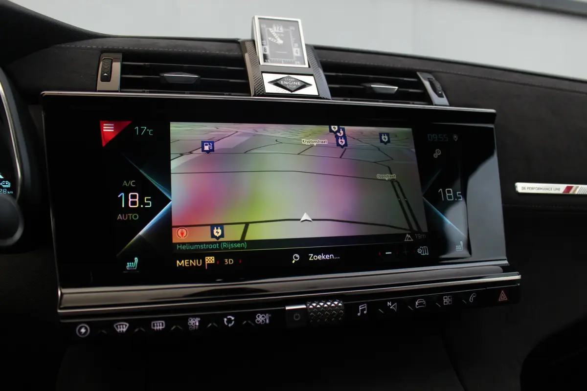 E-Tense 4x4 Performance Line | Pano | Leder / Alcantara | Memory | Camera | Focal Audio | CarPlay | Climate & Cruise C. | Pano | Leder / Alcantara | Memory | Camera | Focal Audio | CarPlay |