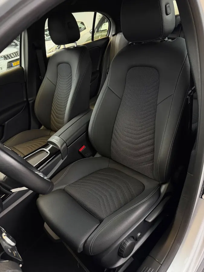 200 Luxury Line Facelift CarPlay Camera
