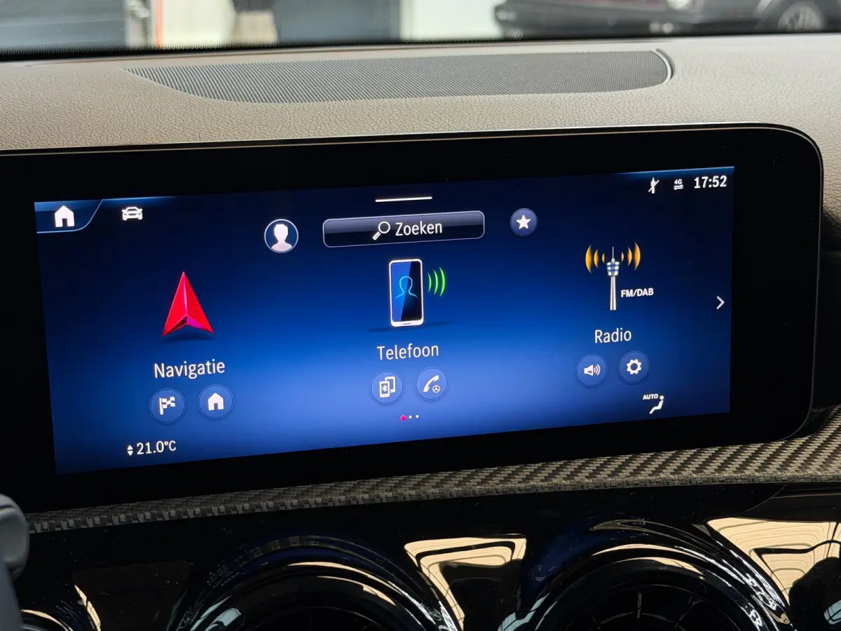 200 Luxury Line Facelift CarPlay Camera
