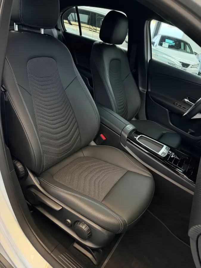 200 Luxury Line Facelift CarPlay Camera