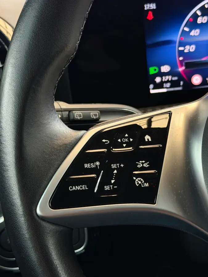 200 Luxury Line Facelift CarPlay Camera