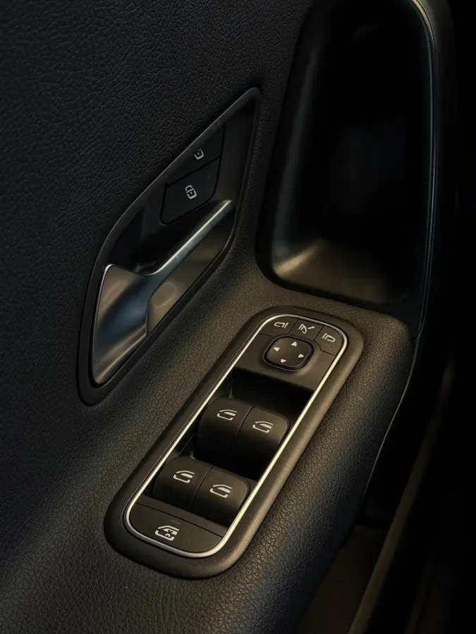 200 Luxury Line Facelift CarPlay Camera