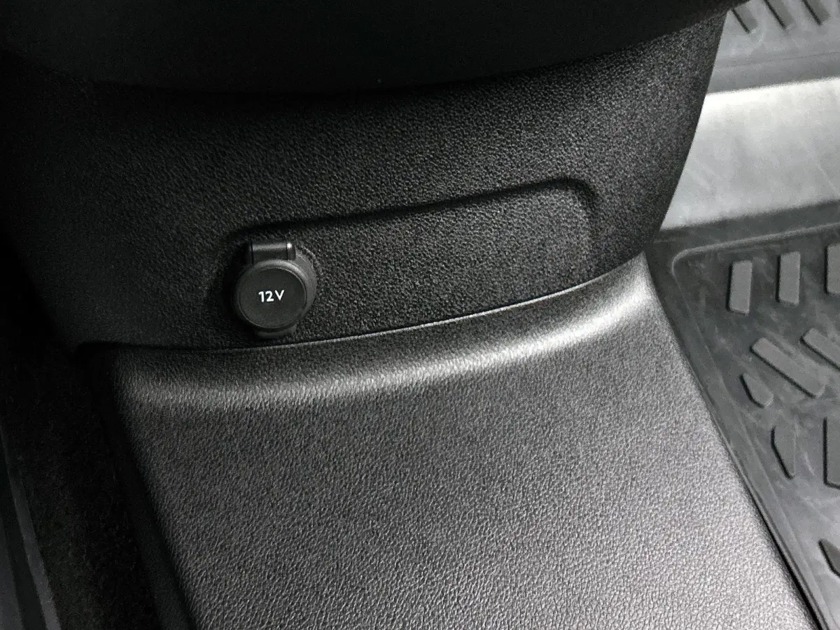 Shine 50 kWh 136pk | Accu 96% | Navigatie via Apple Carplay / Android Auto | Panoramadak | Achteruitrijcamera | Climate Control | Cruise Control | Parkeersensoren v+a | Winterpakket | Keyles