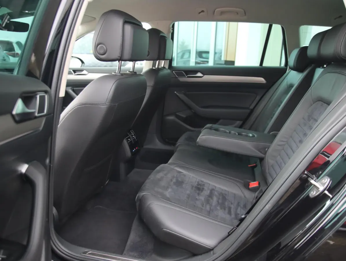 2.0 TSI 220PK R-line | Dynaudio | Ergo-comfort stoelen