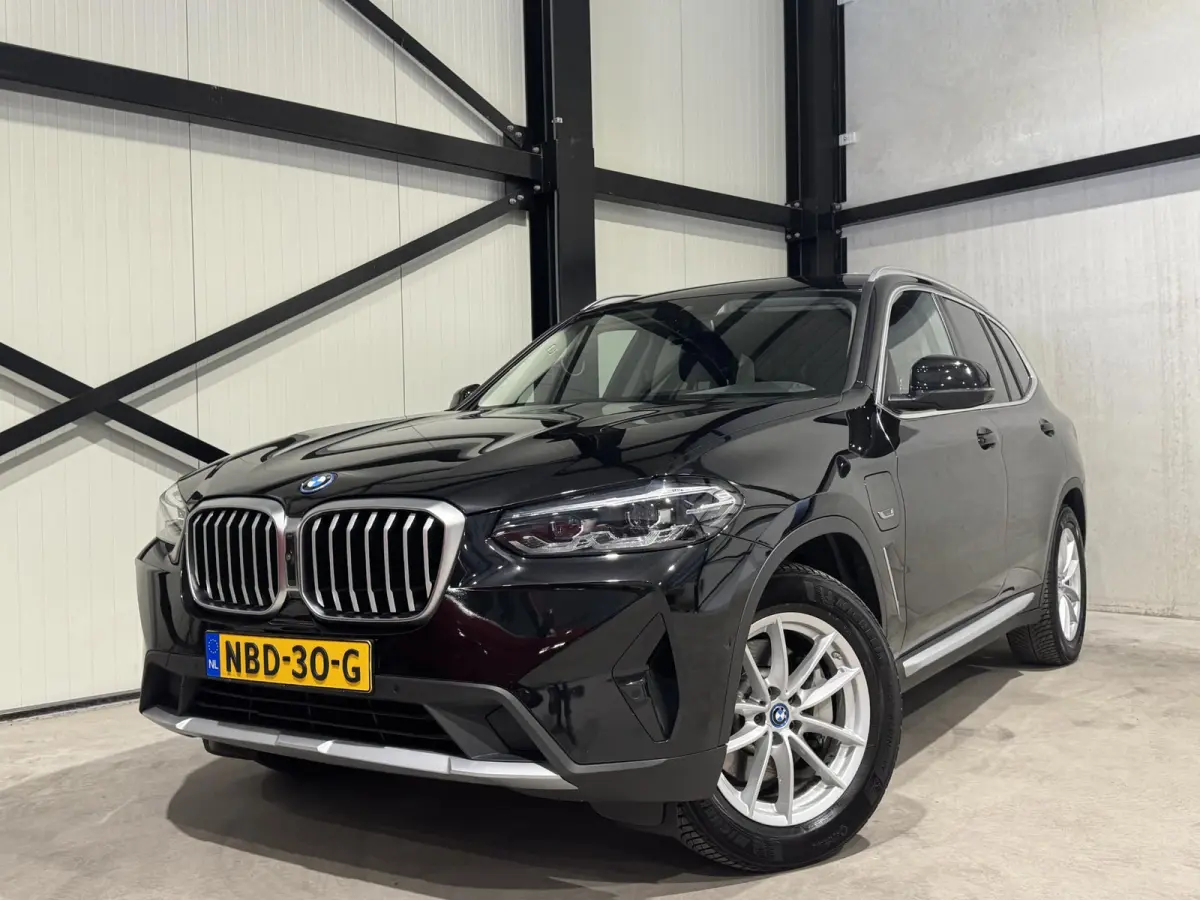 xDrive30e Business | navi | leder | led |