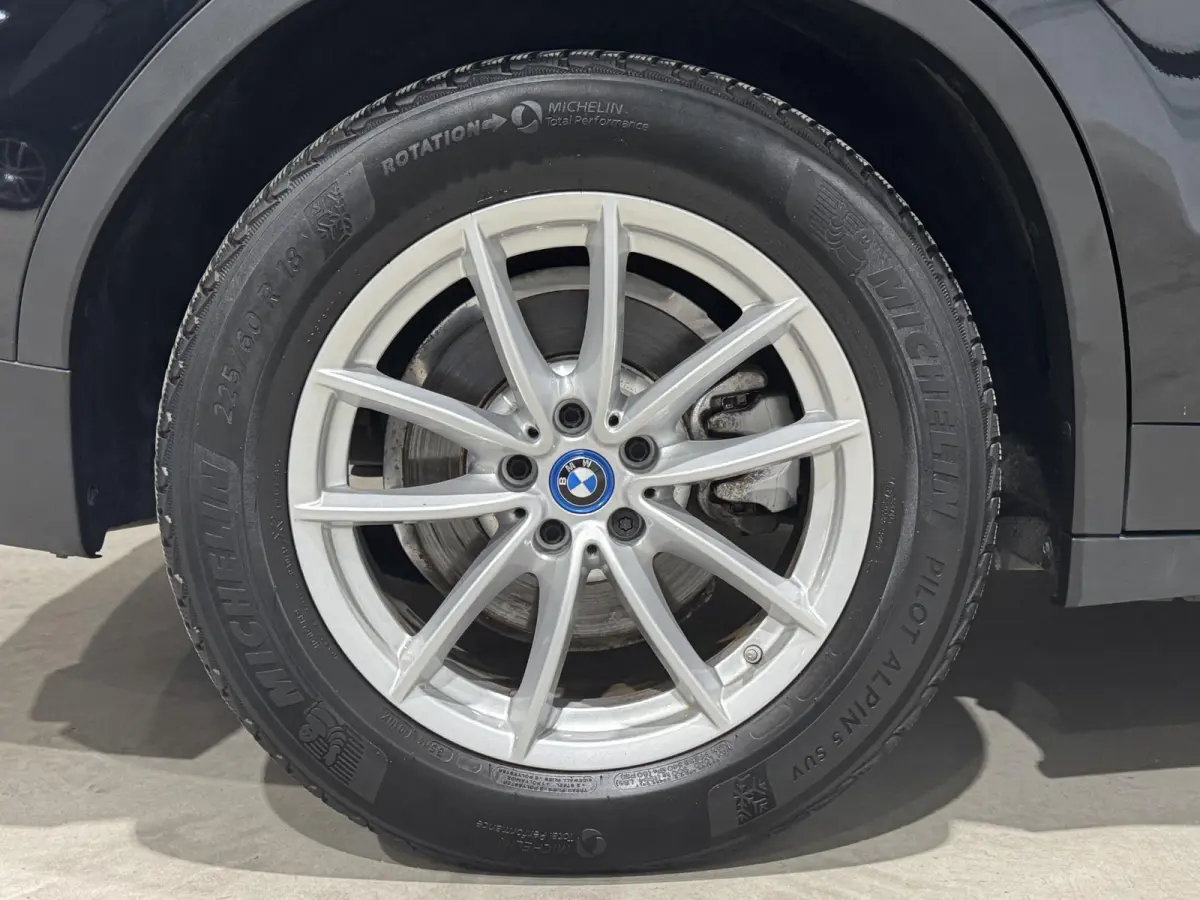 xDrive30e Business | navi | leder | led |