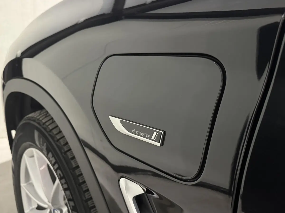 xDrive30e Business | navi | leder | led |