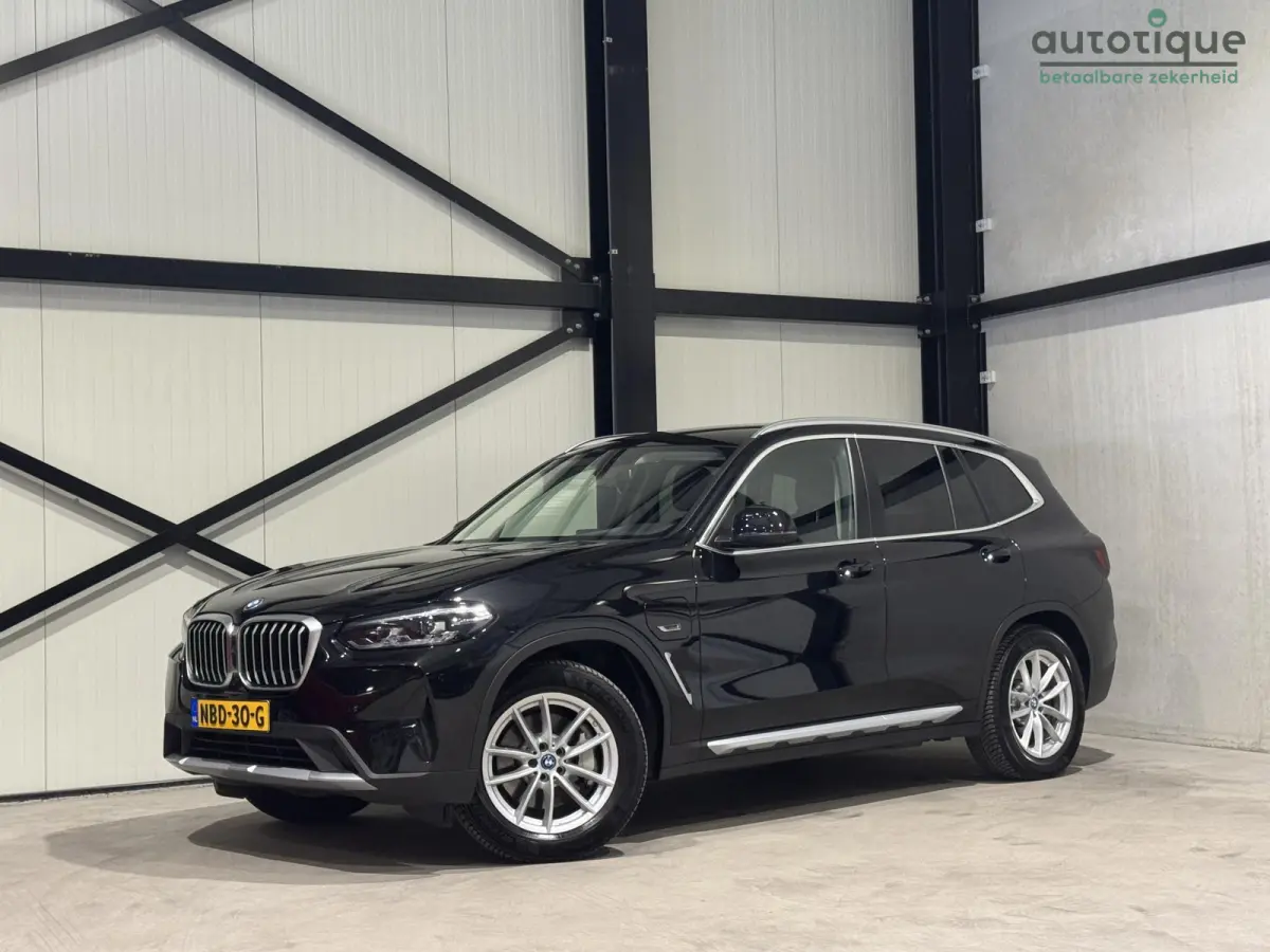 xDrive30e Business | navi | leder | led |
