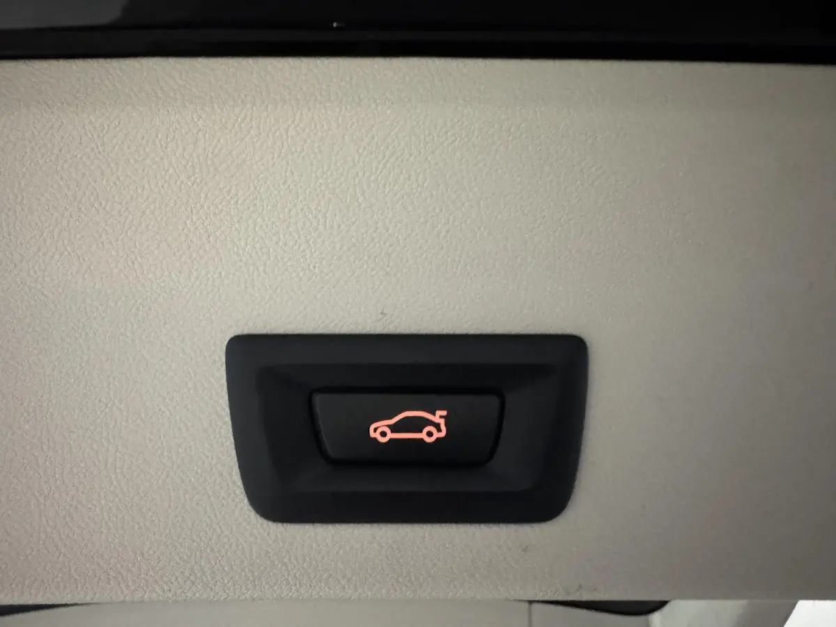 xDrive30e Business | navi | leder | led |
