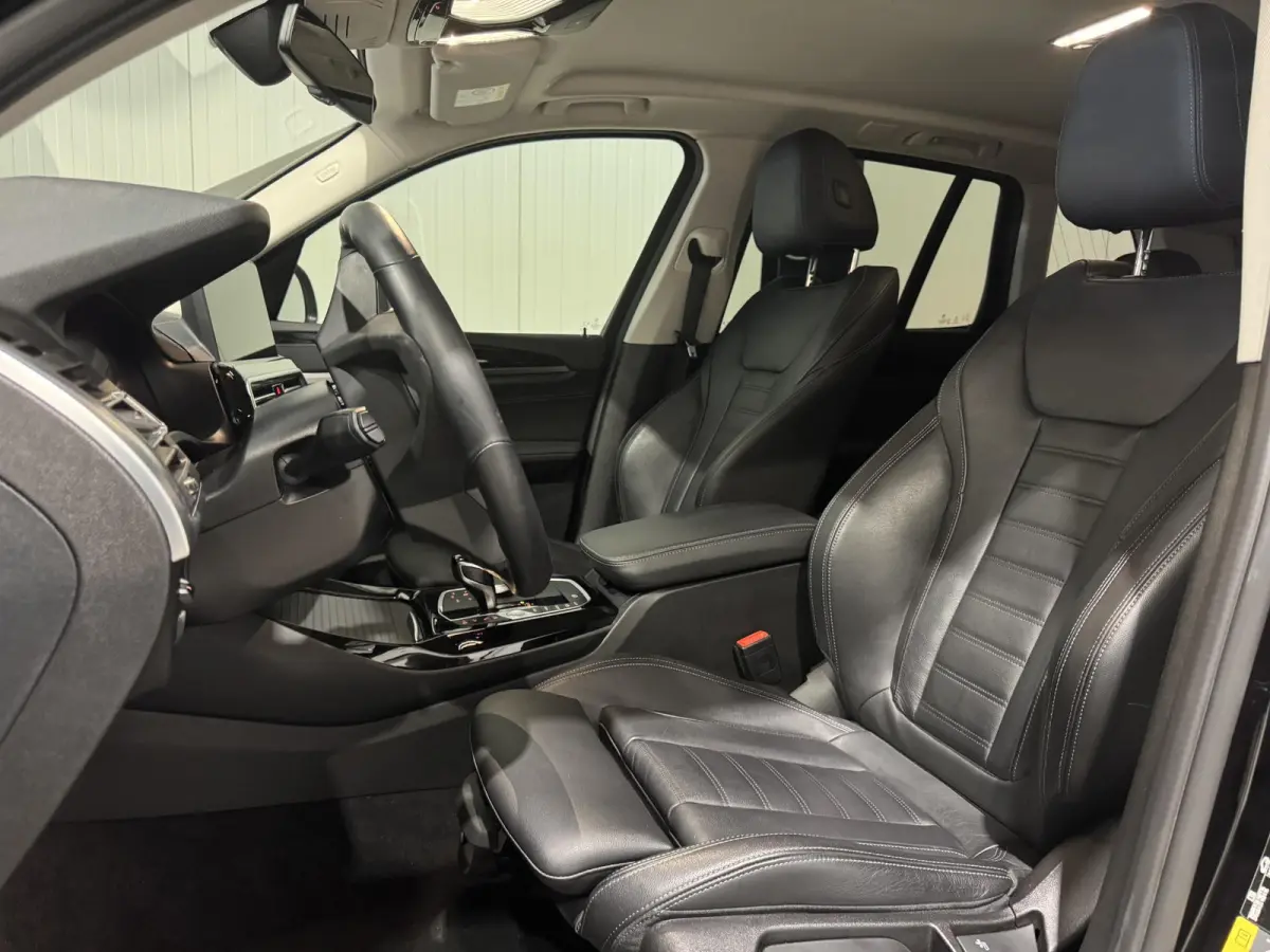 xDrive30e Business | navi | leder | led |