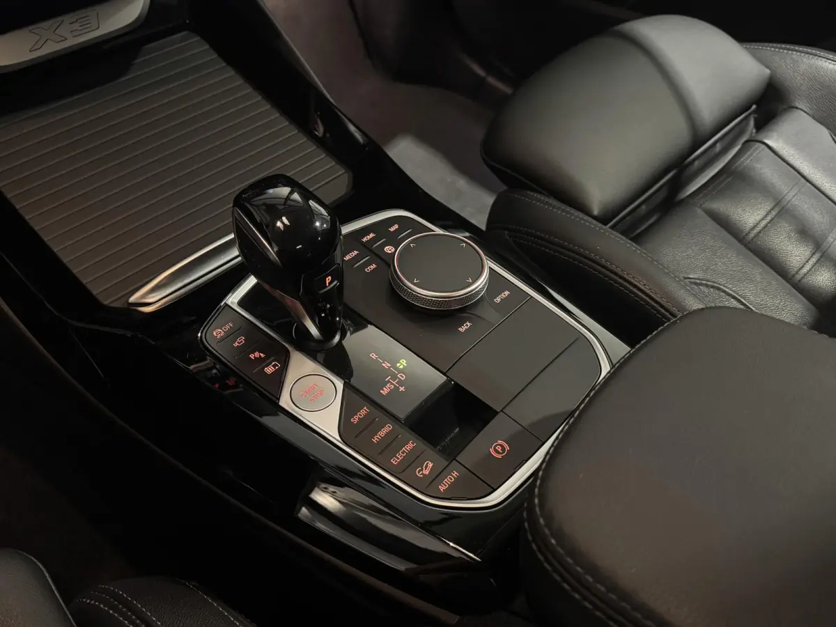 xDrive30e Business | navi | leder | led |