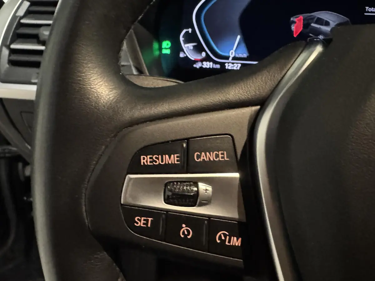 xDrive30e Business | navi | leder | led |