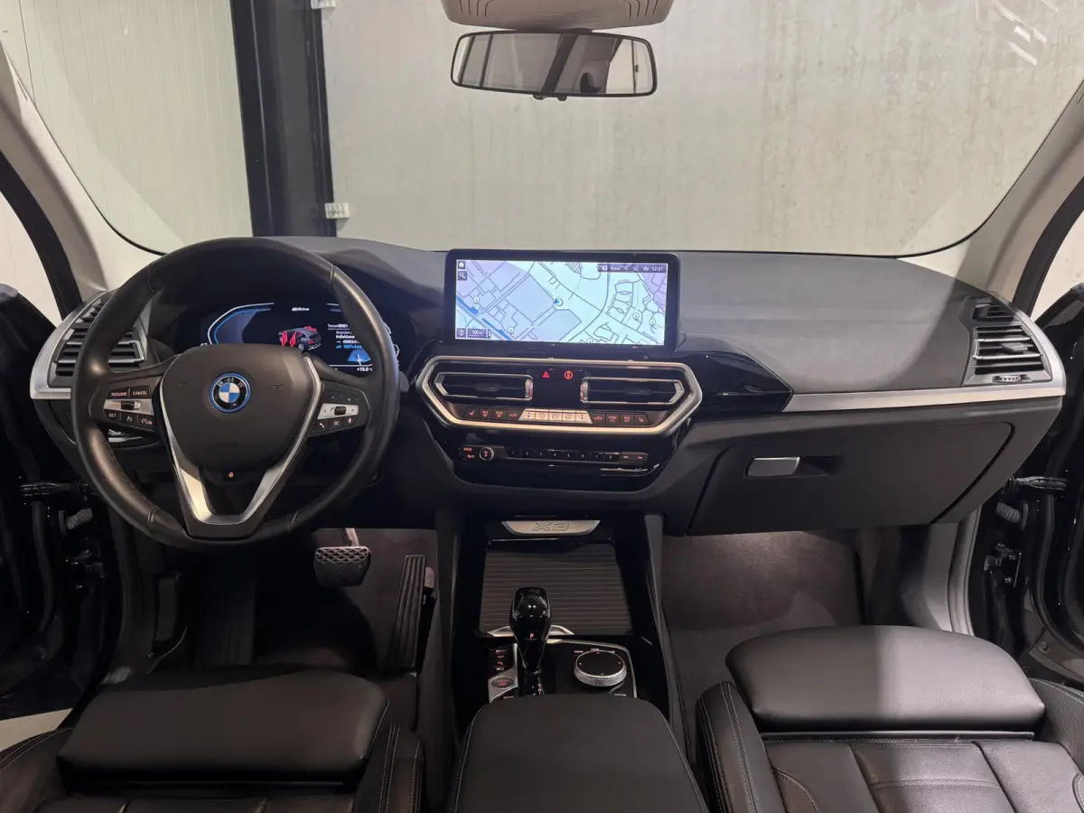 xDrive30e Business | navi | leder | led |